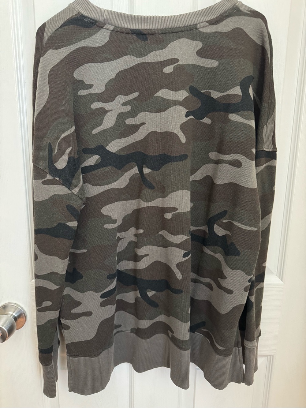 No Boundaries Gray Knit Pullover Camo Sweatshirt Juniors/Girls Size L (12-14 - Picture 4 of 11
